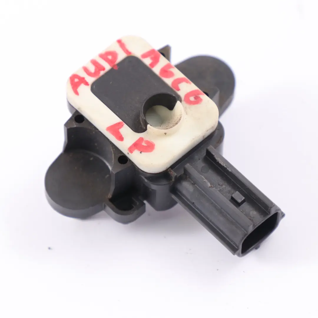 Sensore d'urto sicurezza Modulo unità aria per Audi A6 C6 con numero di parte 4F0955557B Audi A6 C6 Sensore d'urto sicurezza Modulo unità aria - SKU 4F0955557B - Numero di parte 4F0955557B