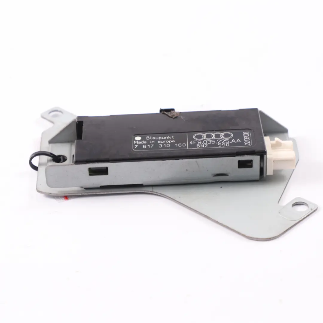 Antenna Amplifier Control Unit Module to Audi A6 C6 with Part number 4F9035225AA Audi A6 C6 Antenna Amplifier Control Unit Module - SKU 4F9035225AA - Part number 4F9035225AA