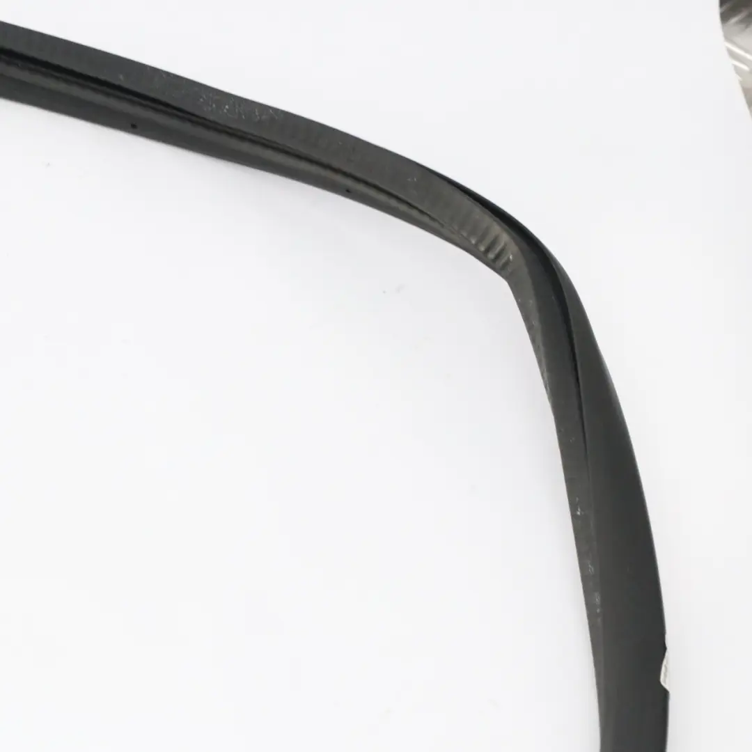 Guarnizione Porta Posteriore Sinistra Destra bordo per Audi A6 C6 Avant con numero di parte 4F9833721F Audi A6 C6 Avant Guarnizione Porta Posteriore Sinistra Destra bordo - SKU 4F9833721F - Numero di parte 4F9833721F