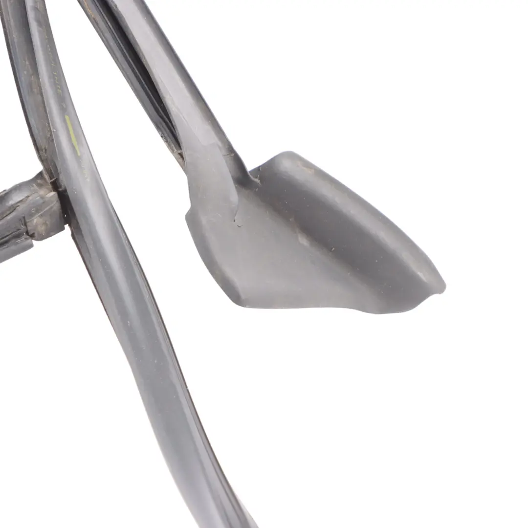 Right O/S Seal Gasket Window Frame Gasket Guide Rail to Audi A6 C6 Rear with Part number 4F9839440M Audi A6 C6 Rear Right O/S Seal Gasket Window Frame Gasket Guide Rail - SKU 4F9839440M - Part number 4F9839440M