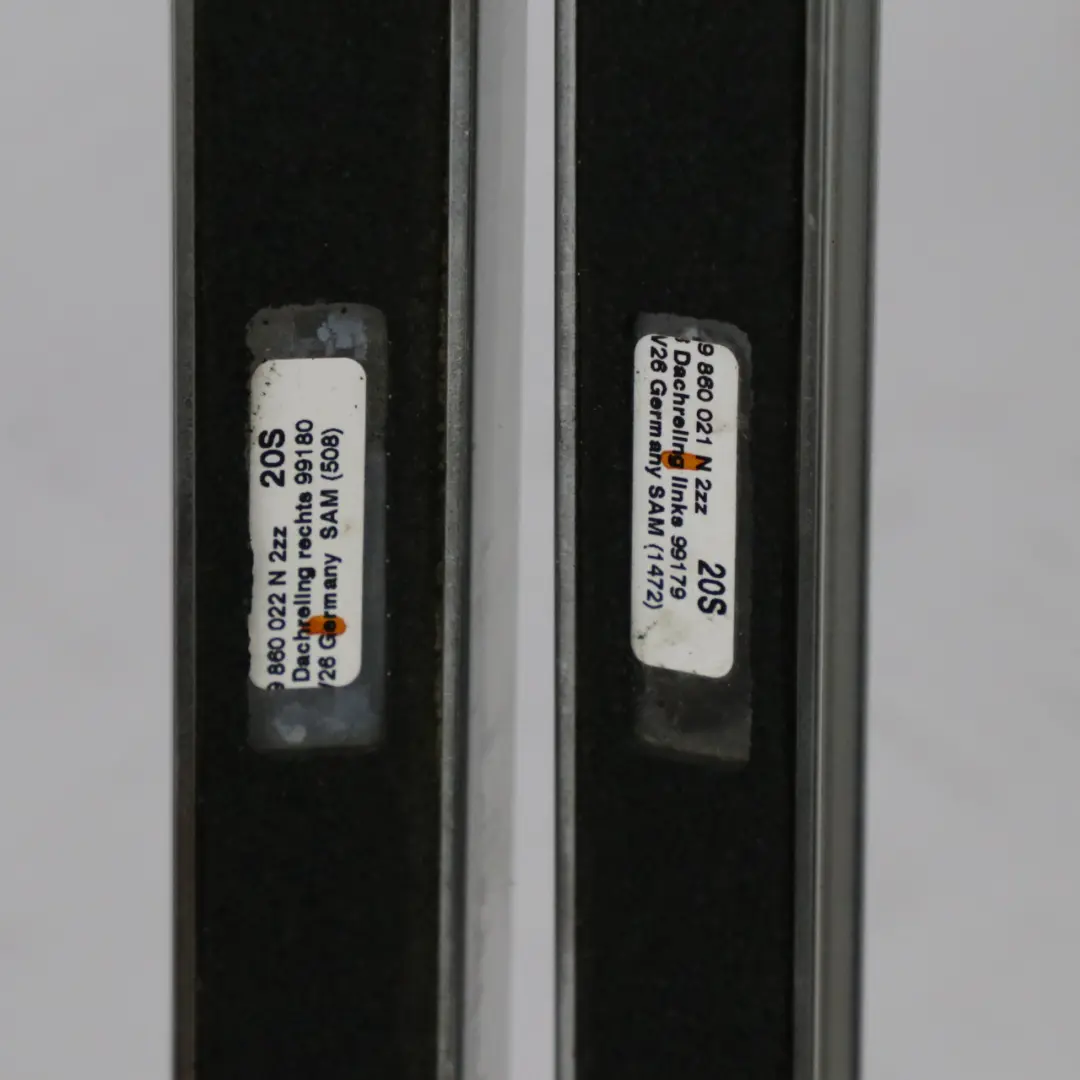 Ringhiera del tetto sinistra destra Set rifiniture cromato per Audi A6 C6 con numero di parte 4F9860021N Audi A6 C6 Ringhiera del tetto sinistra destra Set rifiniture cromato - SKU 4F9860021N - Numero di parte 4F9860021N