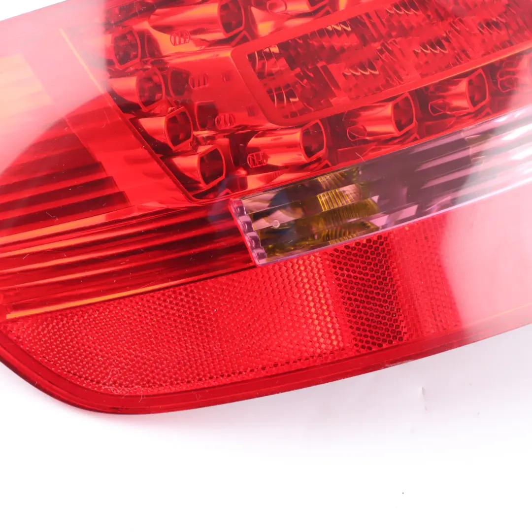 Light Lamp Tailgate Left N/S Outer LED to Audi A6 C6 Avant Rear with Part number 4F9945095H Audi A6 C6 Avant Rear Light Lamp Tailgate Left N/S Outer LED - SKU 4F9945095H - Part number 4F9945095H