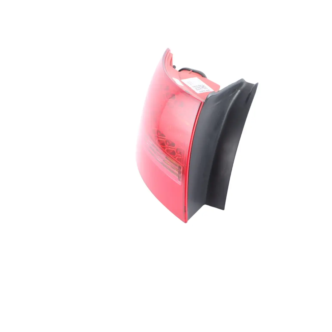 Light Lamp Tailgate Left N/S Outer LED to Audi A6 C6 Avant Rear with Part number 4F9945095H Audi A6 C6 Avant Rear Light Lamp Tailgate Left N/S Outer LED - SKU 4F9945095H - Part number 4F9945095H