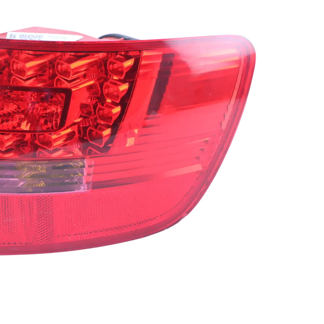 Light Lamp Tailgate Right O/S Outer LED to Audi A6 C6 Avant Rear with Part number 4F9945096H Audi A6 C6 Avant Rear Light Lamp Tailgate Right O/S Outer LED - SKU 4F9945096H - Part number 4F9945096H