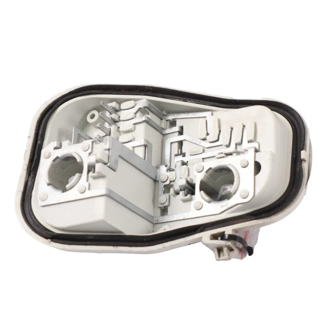 Audi A6 C6 Fanale posteriore esterno sinistro Supporto portalampada - SKU 4F9945221C - Numero di parte 4F9945221C