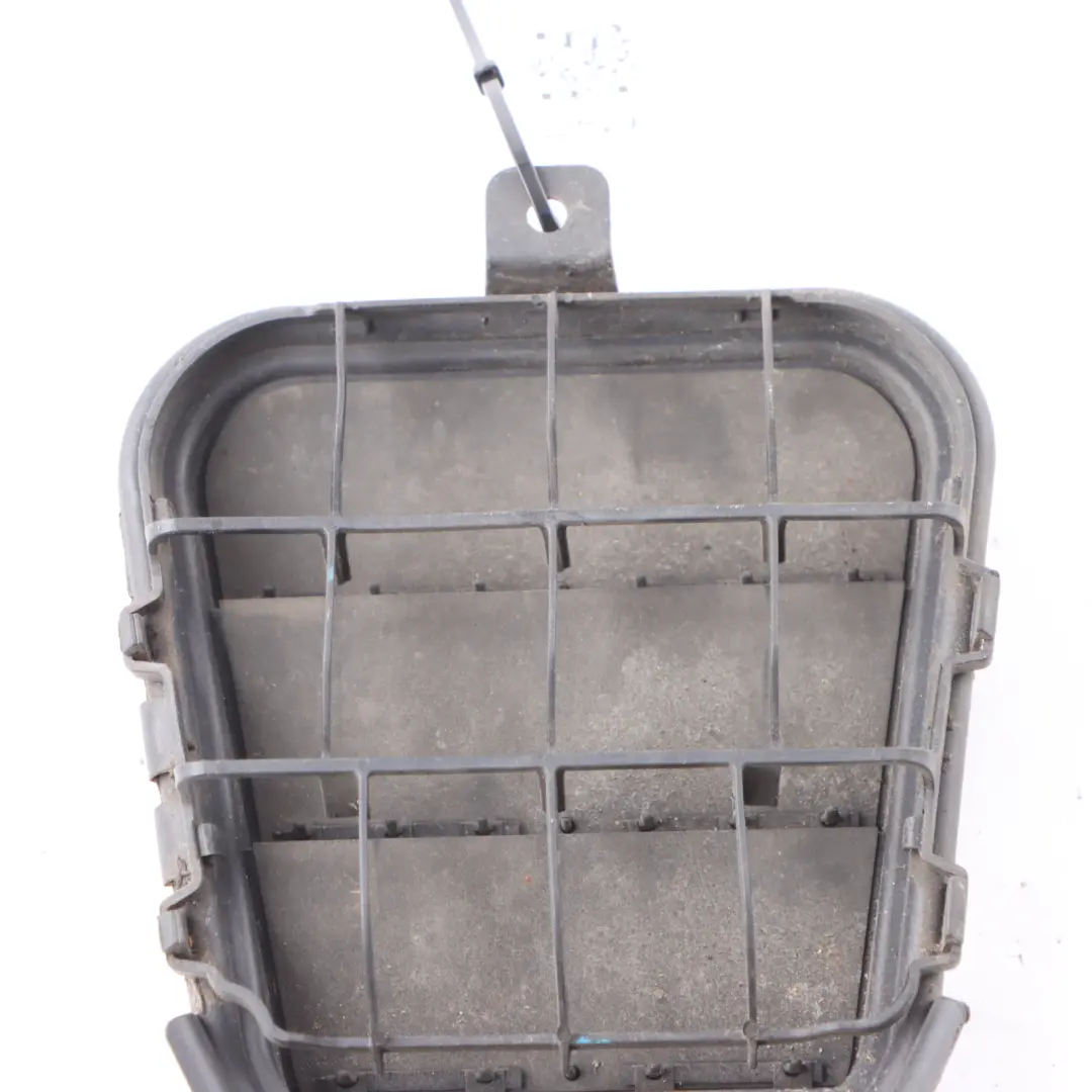 Sportback Kratka Wentylacyjna Tył Prawa Lewa do Audi A3 S3 8V o numerze 4G9819181B Audi A3 S3 8V Sportback Kratka Wentylacyjna Tył Prawa Lewa - SKU 4G9819181B - Numer Części 4G9819181B