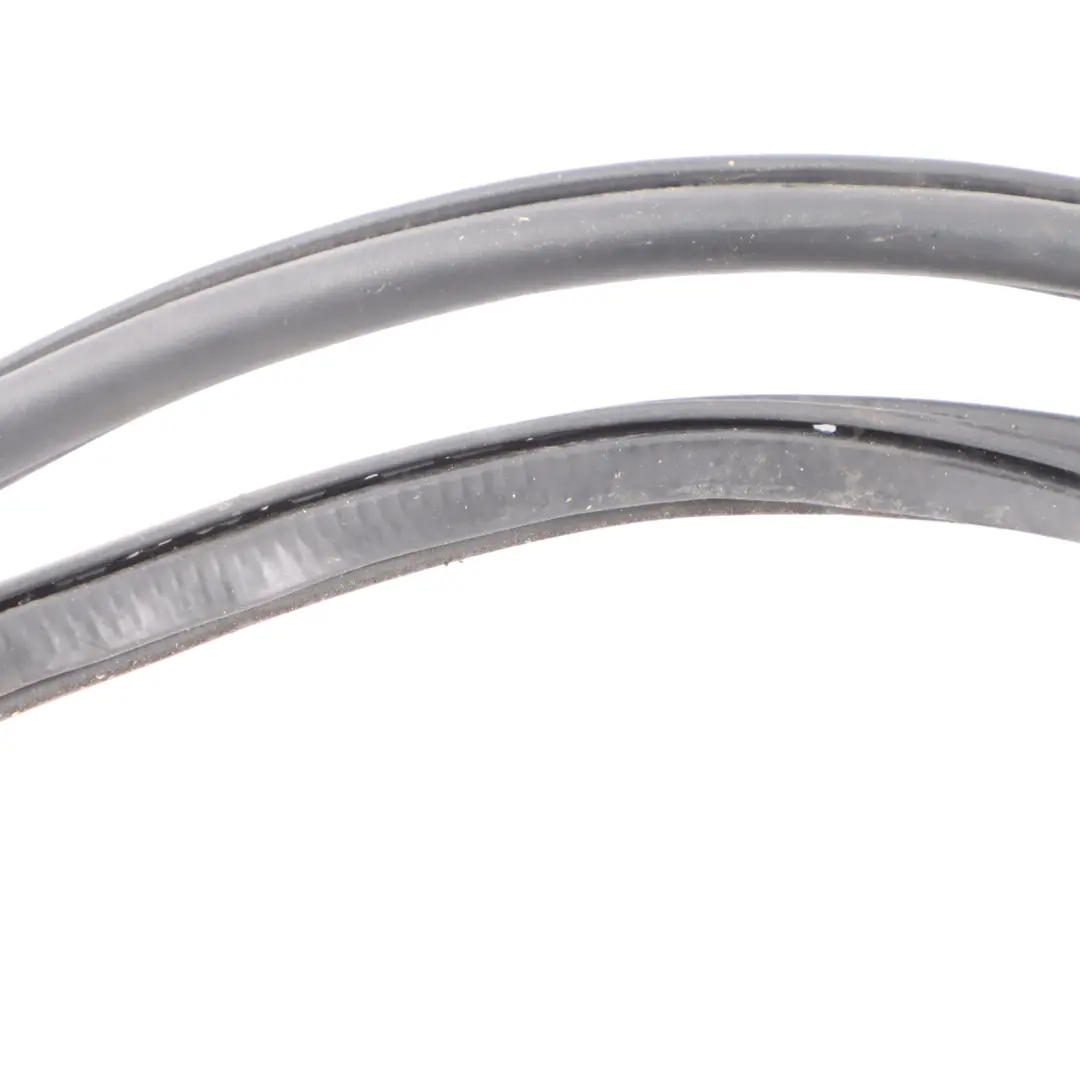 Boot Lid Seal Trunk Rubber Sealing Gasket to Audi Q7 4L S Line Quattro with Part number 4L0827705E Audi Q7 4L S Line Quattro Boot Lid Seal Trunk Rubber Sealing Gasket - SKU 4L0827705E - Part number 4L0827705E