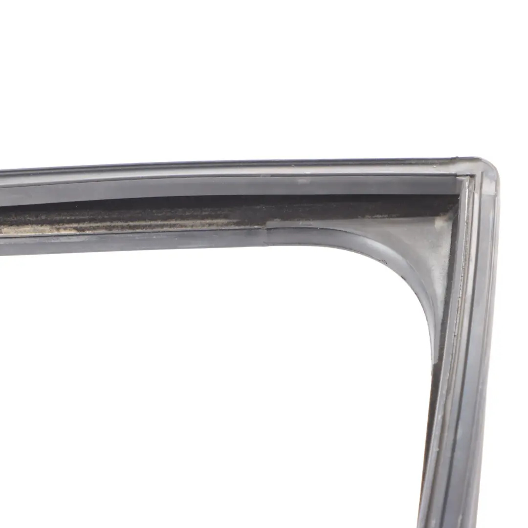 Window Guide Frame Front Door Right O/S Outer Seal Gasket to Audi Q7 4L with Part number 4L0837440B Audi Q7 4L Window Guide Frame Front Door Right O/S Outer Seal Gasket - SKU 4L0837440B - Part number 4L0837440B