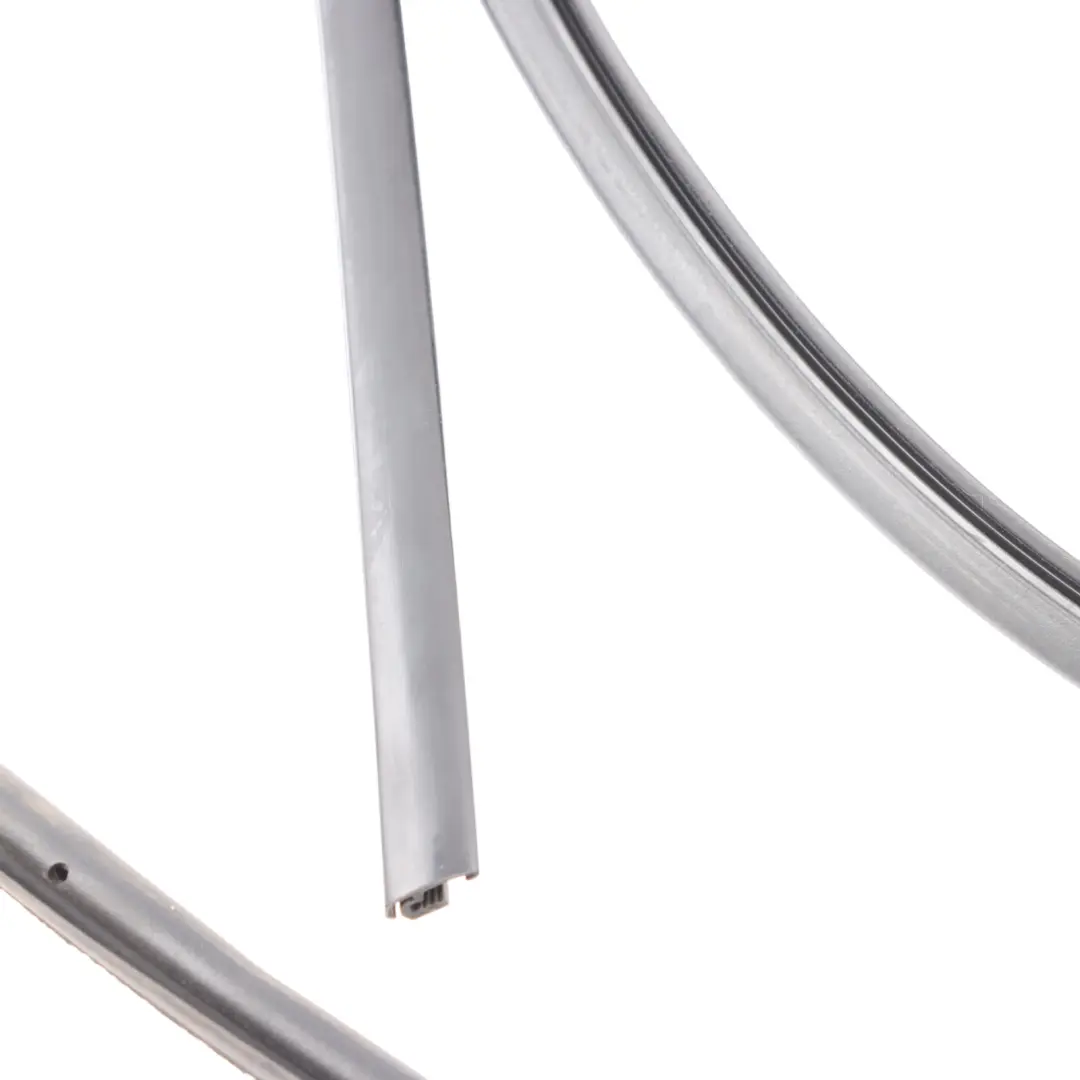 Goma Trasera Puerta Izquierda Junta Exterior Autoadhesiva para Audi Q7 4L con número de pieza 4L0839911 Audi Q7 4L Goma Trasera Puerta Izquierda Junta Exterior Autoadhesiva - SKU 4L0839911 - Número de pieza 4L0839911