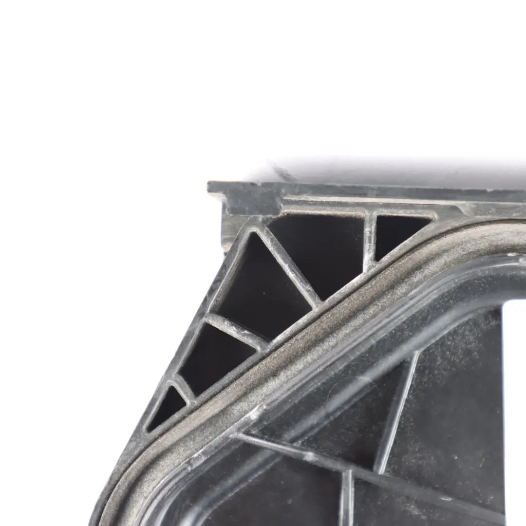 Audi Q7 4L Osłona Klapka Żarówki Tylna Prawa - SKU 4L0941158 - Numer Części 4L0941158