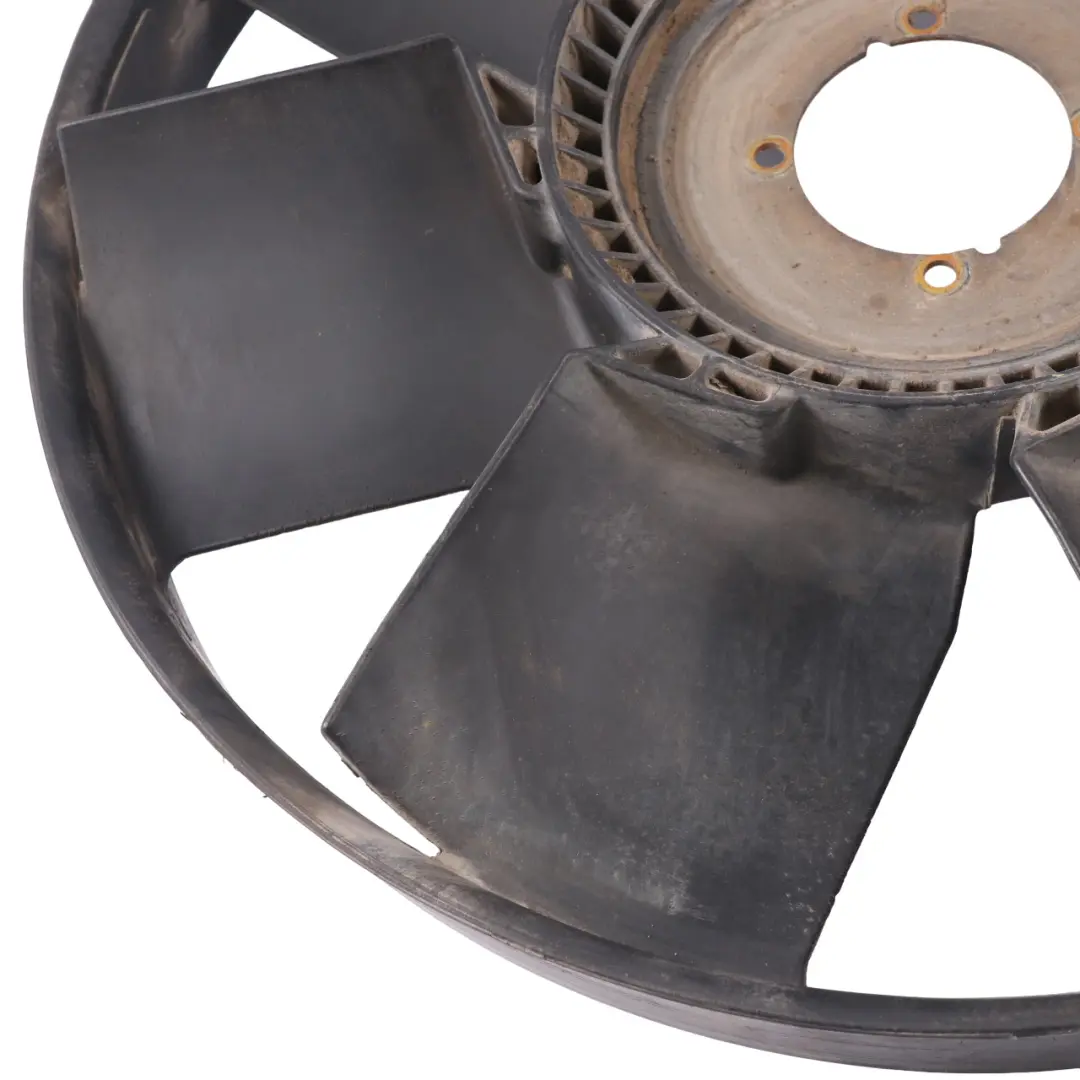 Eurocargo 75E15 Raffreddamento Radiatore Fan Shroud per Iveco con numero di parte 500353523 Iveco Eurocargo 75E15 Raffreddamento Radiatore Fan Shroud - SKU 500353523 - Numero di parte 500353523