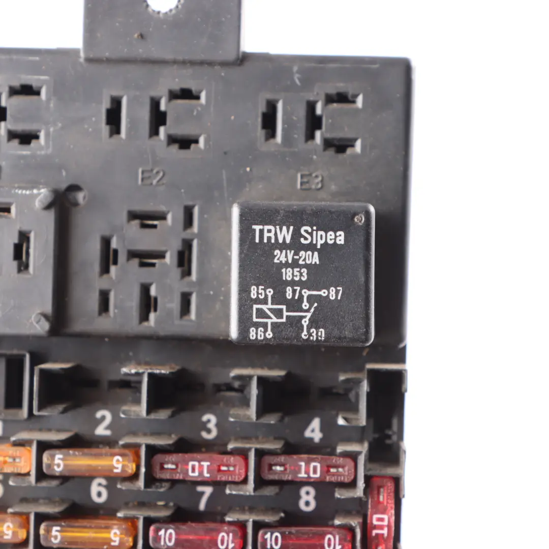 Eurocargo Fuse Box Panel Relay 24V 20A to Iveco with Part number 504050822 Iveco Eurocargo Fuse Box Panel Relay 24V 20A - SKU 504050822 - Part number 504050822