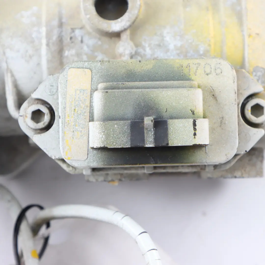 Eurocargo Foot Brake Control Valve to Iveco with Part number 504100604 Iveco Eurocargo Foot Brake Control Valve - SKU 504100604 - Part number 504100604