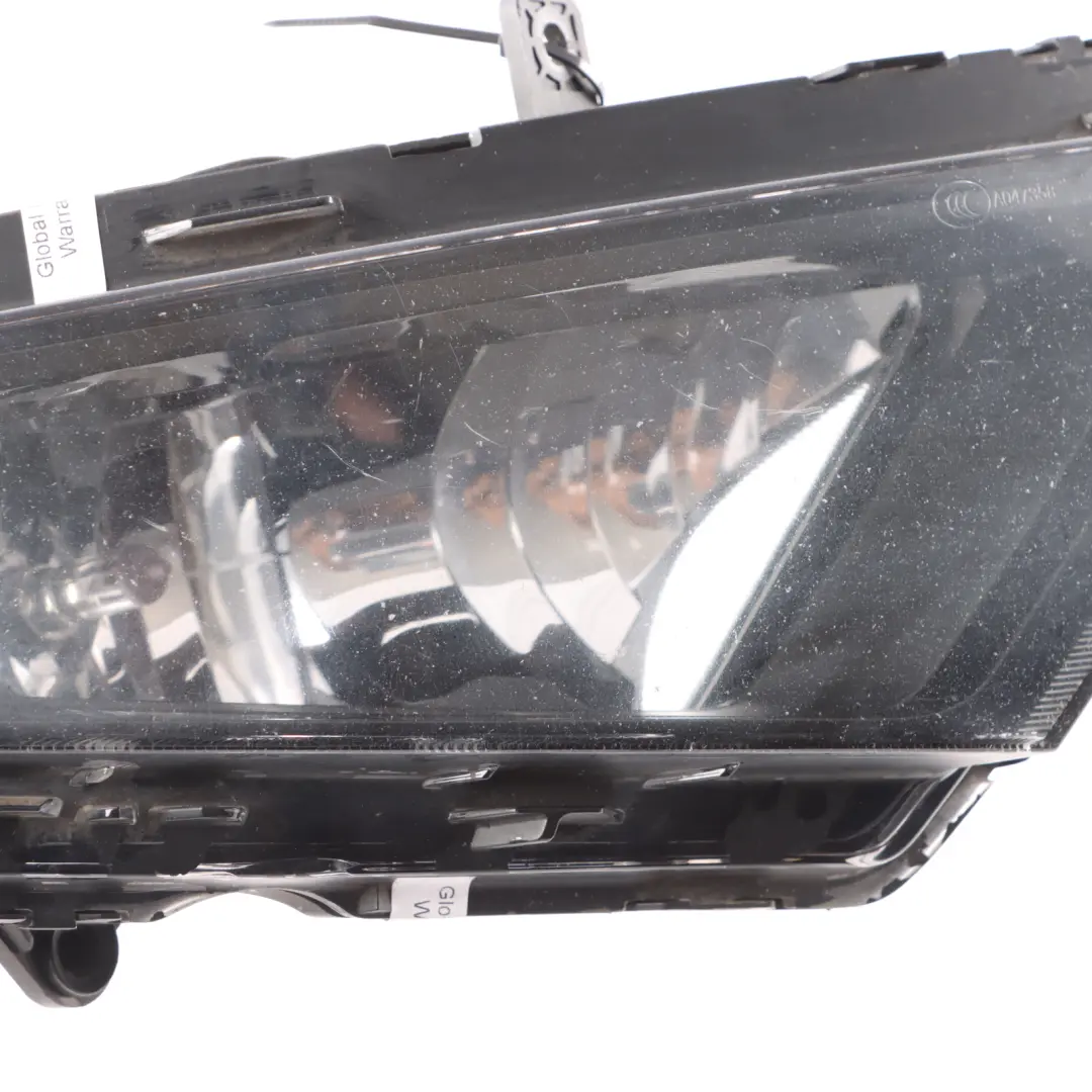 6J Światło Przeciwmgielne Przednie Reflektor Prawy do Seat Ibiza o numerze 5F0941700A Seat Ibiza 6J Światło Przeciwmgielne Przednie Reflektor Prawy - SKU 5F0941700A - Numer Części 5F0941700A