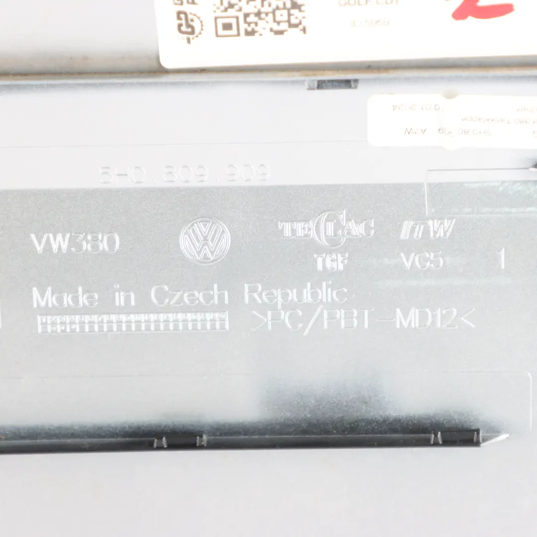 Filler Flap Cap Panel Refkex Silver LA7W L to VW Volkswagen Golf CD1 Fuel with Part number 5H0809909 VW Volkswagen Golf CD1 Fuel Filler Flap Cap Panel Refkex Silver LA7W L - SKU 5H0809909-RES - Part number 5H0809909