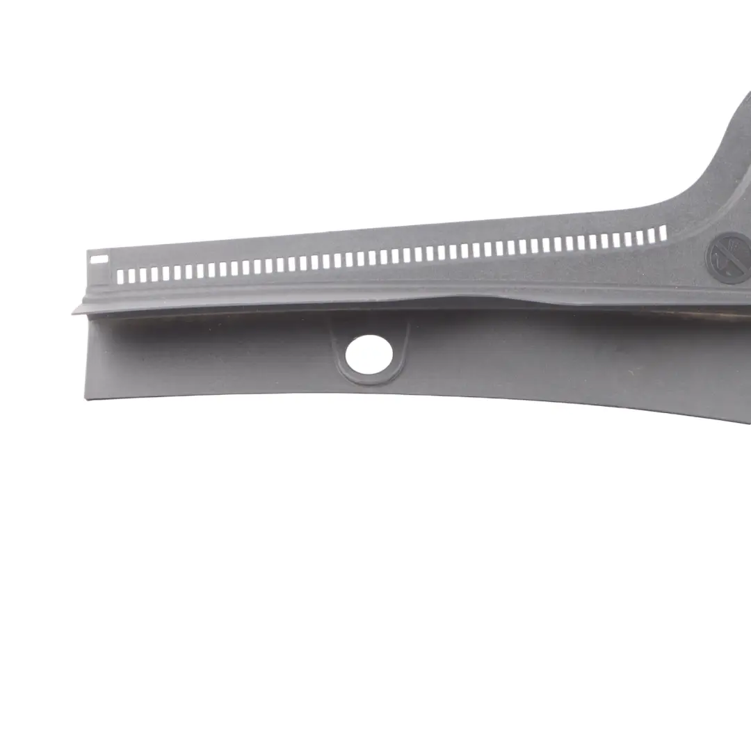 Plaque recouvrement panneau garde-boue pare-brise droit pour Volkswagen Golf CD1 à propos du numéro de pièce 5H0819404A Volkswagen Golf CD1 Plaque recouvrement panneau garde-boue pare-brise droit - SKU 5H0819404A - Numéro de pièce 5H0819404A