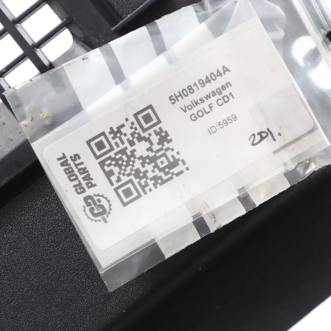 Panel parabrisas Cubierta del parabrisas derecho 5H0819403A para Volkswagen Golf CD1 con número de pieza 5H0819404A Volkswagen Golf CD1 Panel parabrisas Cubierta del parabrisas derecho 5H0819403A - SKU 5H0819404A - Número de pieza 5H0819404A