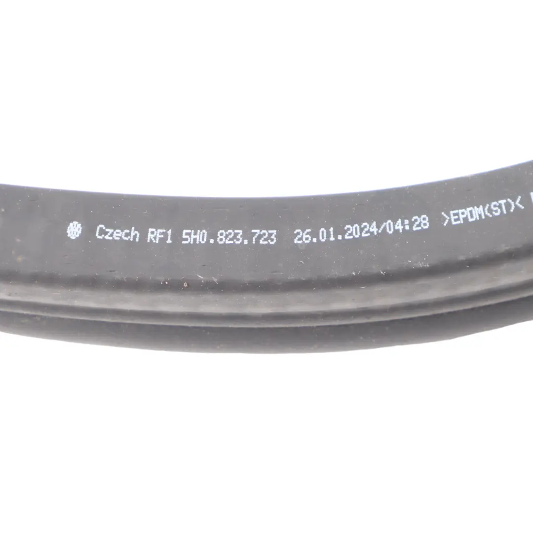 Dichtung Scuttle Motorhaube Motordeckel Gummidichtung für VW Volkswagen Golf 8 mit Teilenummer 5H0823723 VW Volkswagen Golf 8 Dichtung Scuttle Motorhaube Motordeckel Gummidichtung - SKU 5H0823723 - Teilenummer 5H0823723