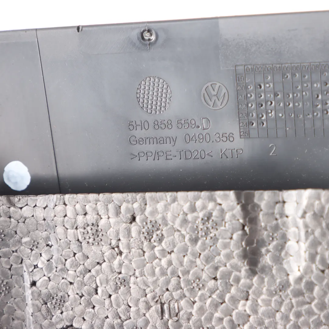 Osłona Obudowa Kolumny Kierowniczej do Volkswagen Golf CD1 o numerze 5H0858559D Volkswagen Golf CD1 Osłona Obudowa Kolumny Kierowniczej - SKU 5H0858559D - Numer Części 5H0858559D