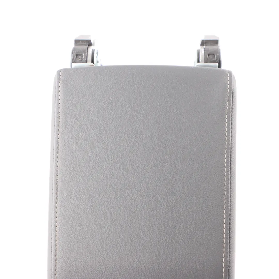 Consola Central Apoyabrazos Tapa Cuero Negro para Volkswagen Golf 8 con número de pieza 5H0864207C Volkswagen Golf 8 Consola Central Apoyabrazos Tapa Cuero Negro - SKU 5H0864207C - Número de pieza 5H0864207C