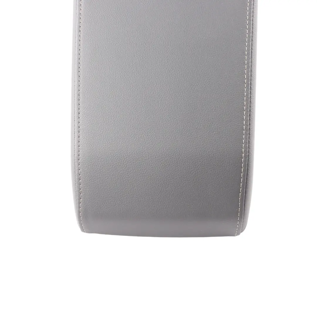 Podłokietnik Przód Przedni Czarna Skóra do Volkswagen Golf 8 o numerze 5H0864207C Volkswagen Golf 8 Podłokietnik Przód Przedni Czarna Skóra - SKU 5H0864207C - Numer Części 5H0864207C