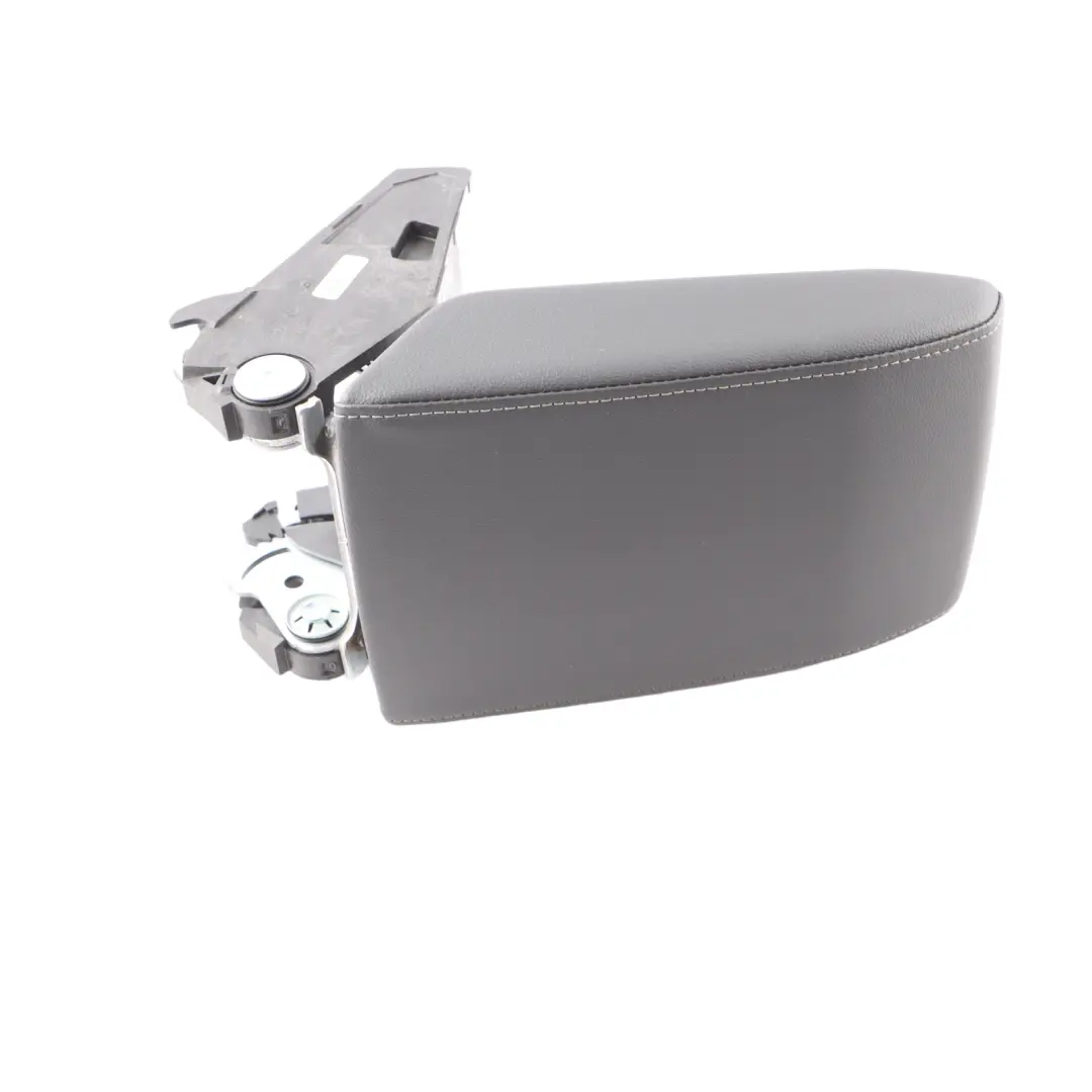 Mittelkonsole Armlehne Abdeckung Leder Schwarz für Volkswagen Golf 8 mit Teilenummer 5H0864207C Volkswagen Golf 8 Mittelkonsole Armlehne Abdeckung Leder Schwarz - SKU 5H0864207C - Teilenummer 5H0864207C