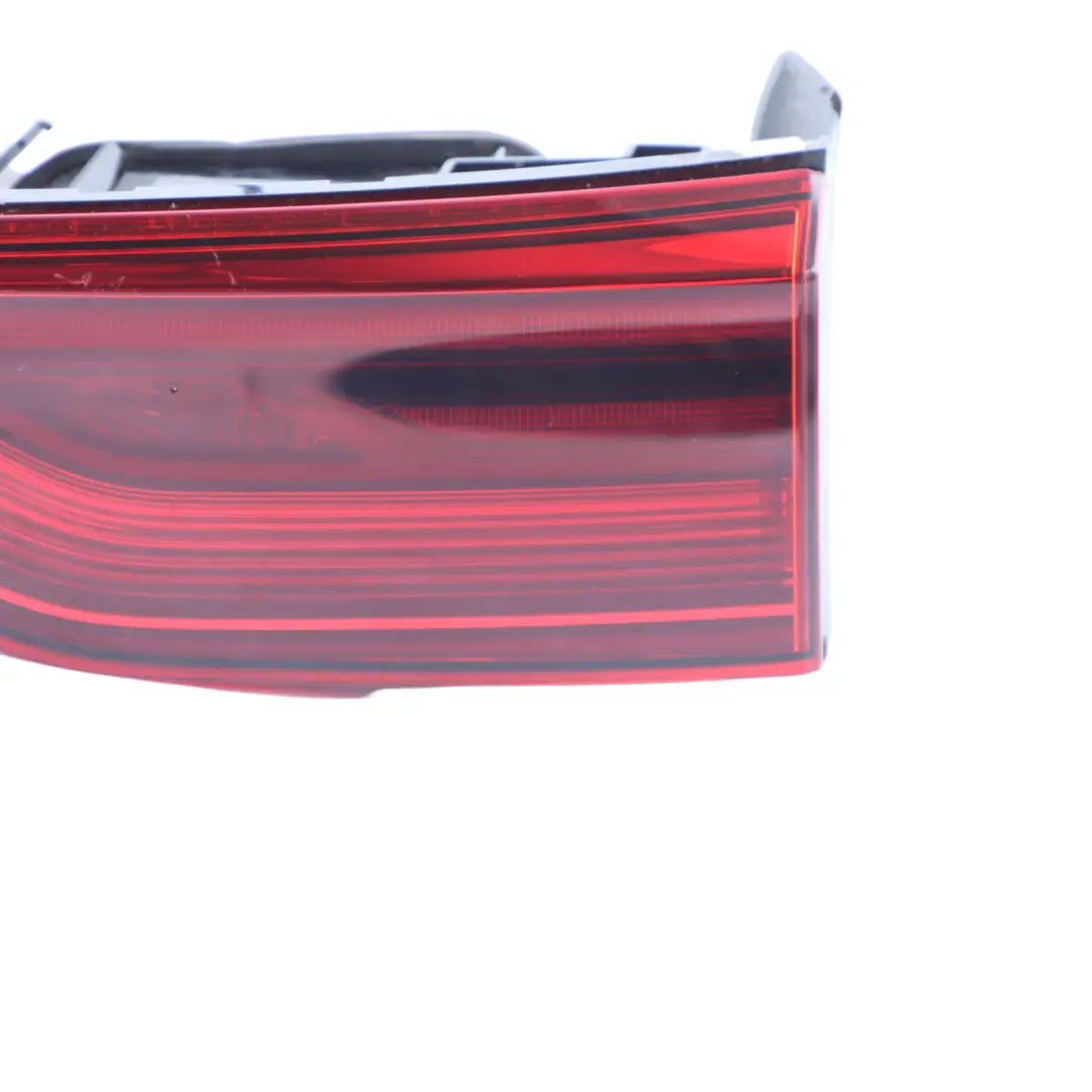 Rücklicht Kofferraumklappe LED Innenleuchte Rechts für VW Golf 8 CD1 mit Teilenummer 5H0945094D VW Golf 8 CD1 Rücklicht Kofferraumklappe LED Innenleuchte Rechts - SKU 5H0945094D - Teilenummer 5H0945094D