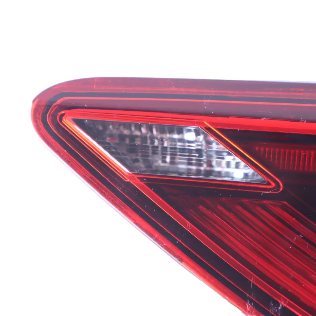 Feu arrière couvercle de coffre LED intérieur droit pour VW Golf 8 CD1 à propos du numéro de pièce 5H0945094D VW Golf 8 CD1 Feu arrière couvercle de coffre LED intérieur droit - SKU 5H0945094D - Numéro de pièce 5H0945094D