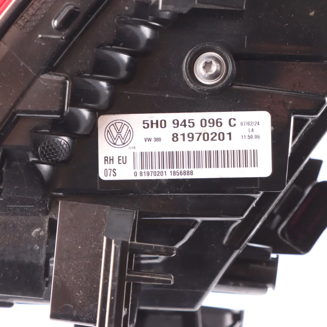 Piloto trasero LED exterior derecho para Volkswagen Golf 8 CD1 con número de pieza 5H0945096C Volkswagen Golf 8 CD1 Piloto trasero LED exterior derecho - SKU 5H0945096C - Número de pieza 5H0945096C