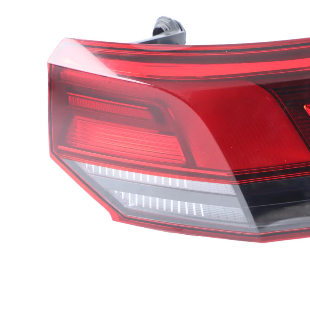 Feu arrière LED extérieur droit pour Volkswagen Golf 8 CD1 à propos du numéro de pièce 5H0945096C Volkswagen Golf 8 CD1 Feu arrière LED extérieur droit - SKU 5H0945096C - Numéro de pièce 5H0945096C
