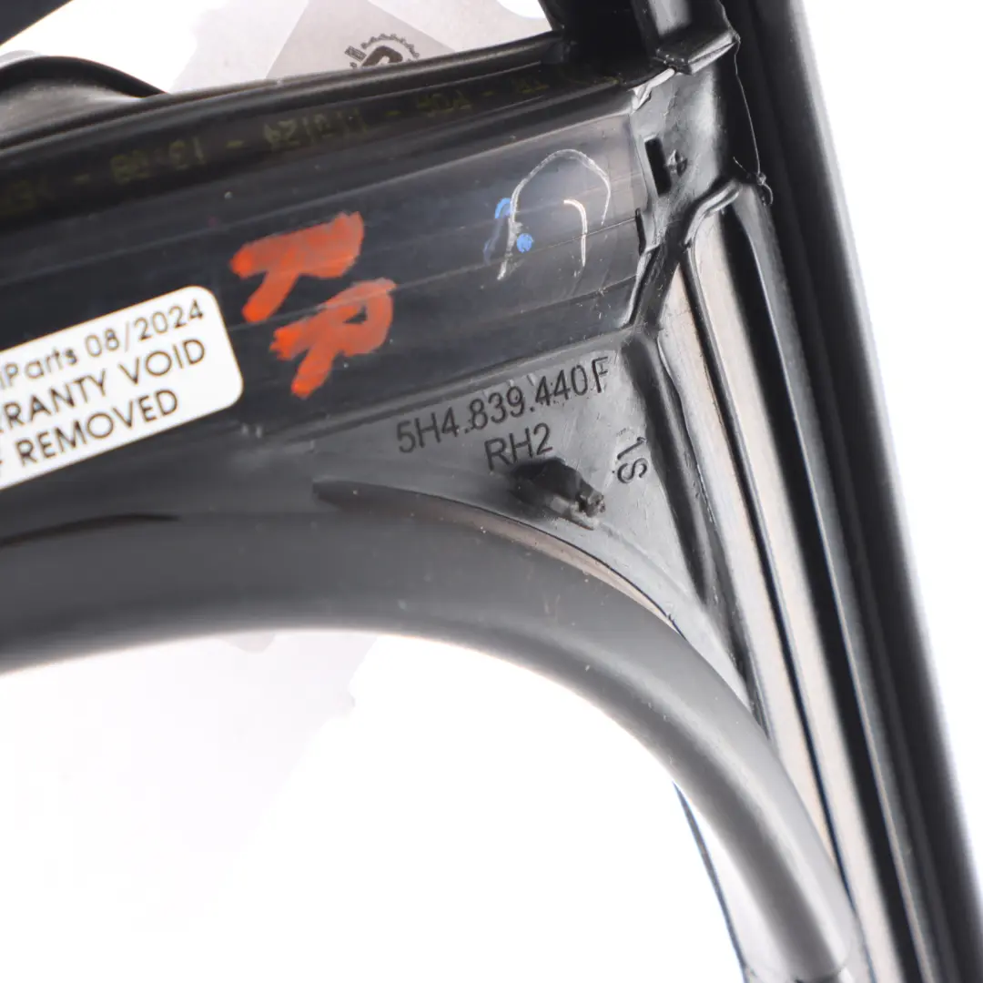 Joint de Vitrage Porte Arrière Droite 1T0839431E pour Volkswagen Golf 8 CD1 à propos du numéro de pièce 5H4839440F Volkswagen Golf 8 CD1 Joint de Vitrage Porte Arrière Droite 1T0839431E - SKU 5H4839440F - Numéro de pièce 5H4839440F