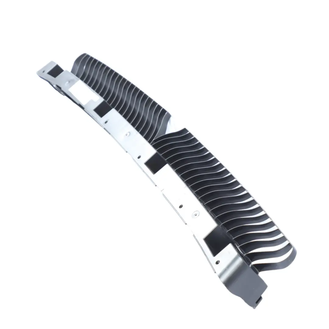 Wspornik Środkowy Ślizg Zderzaka Tylnego do Volkswagen Golf 8 o numerze 5H6807863 Volkswagen Golf 8 Wspornik Środkowy Ślizg Zderzaka Tylnego - SKU 5H6807863 - Numer Części 5H6807863