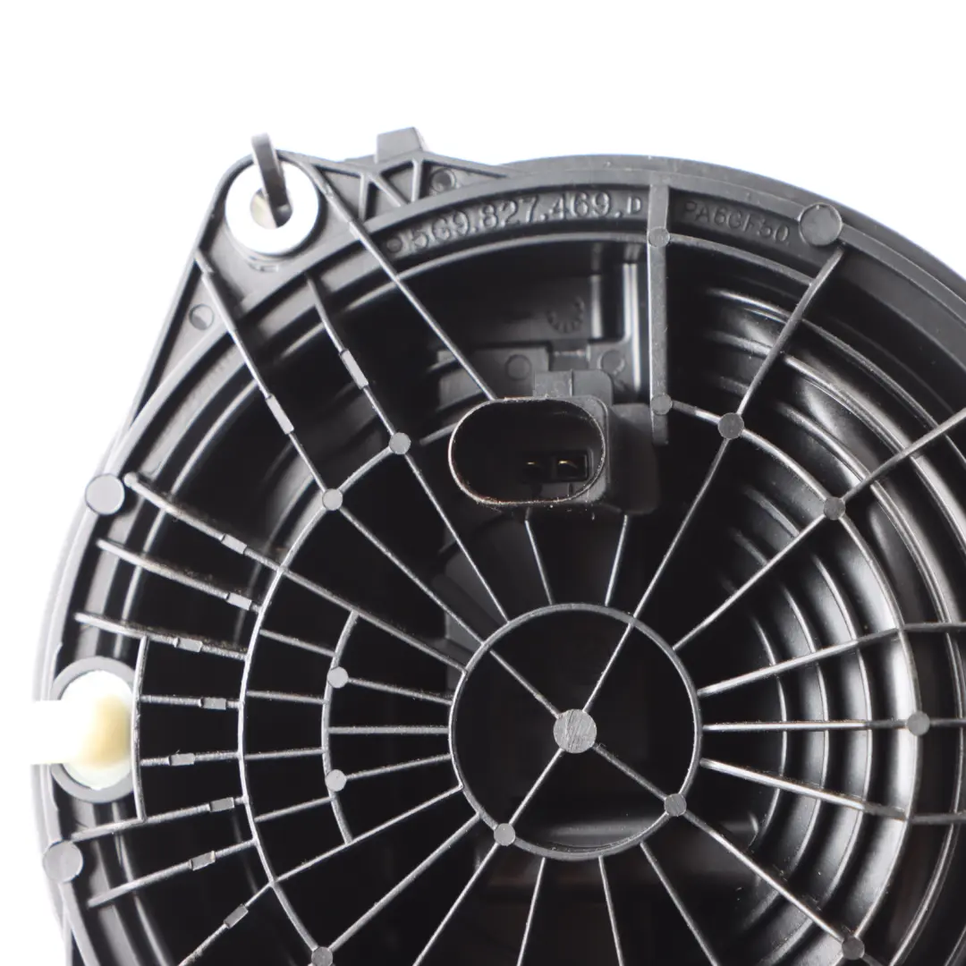 Emblemat Klamka Otwierania Klapy Bagażnika do Volkswagen Golf 8 o numerze 5H6827469A Volkswagen Golf 8 Emblemat Klamka Otwierania Klapy Bagażnika - SKU 5H6827469A - Numer Części 5H6827469A