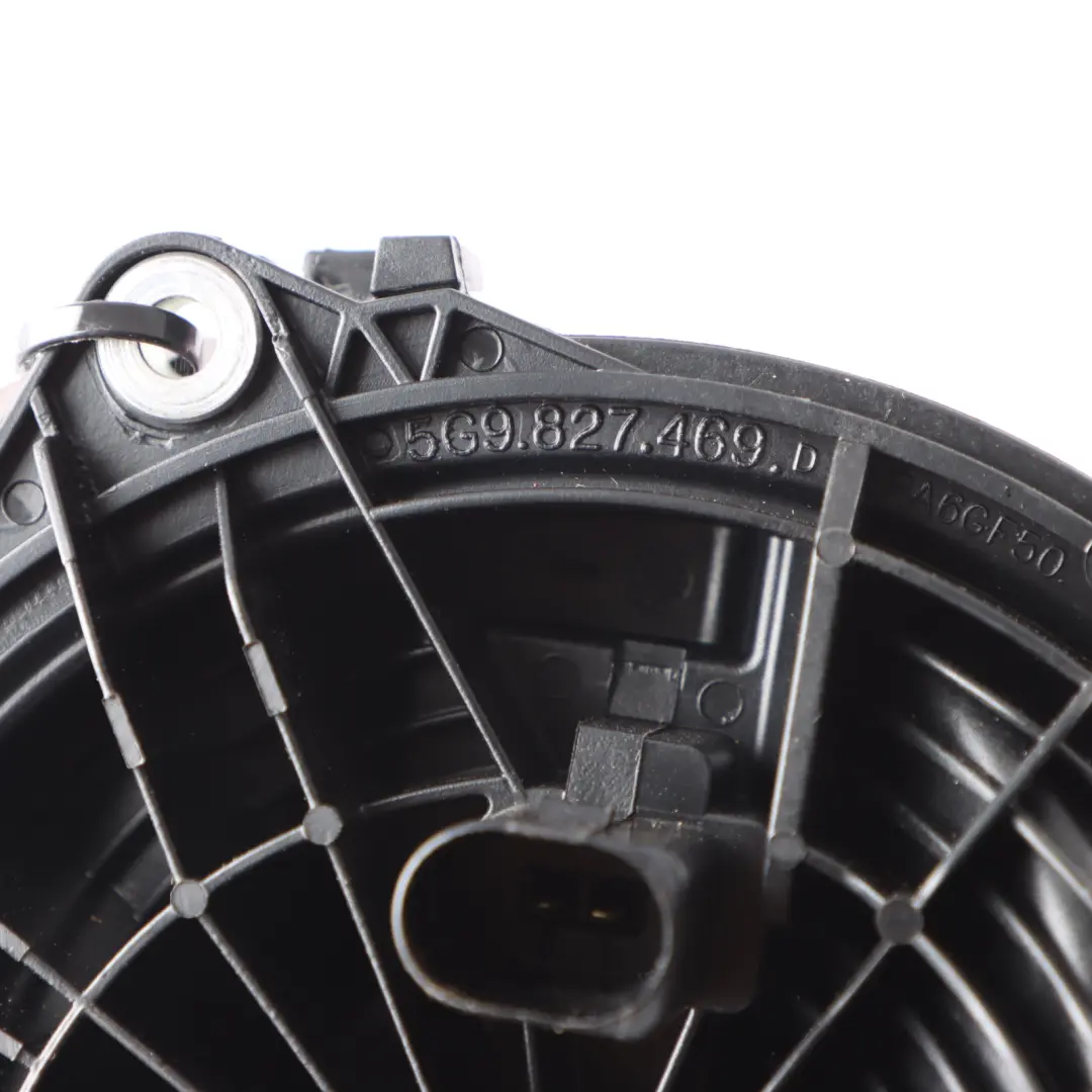 Meccanismo apertura posteriore bagagliaio Attuatore Emblema per Volkswagen Golf 8 con numero di parte 5H6827469A Volkswagen Golf 8 Meccanismo apertura posteriore bagagliaio Attuatore Emblema - SKU 5H6827469A - Numero di parte 5H6827469A