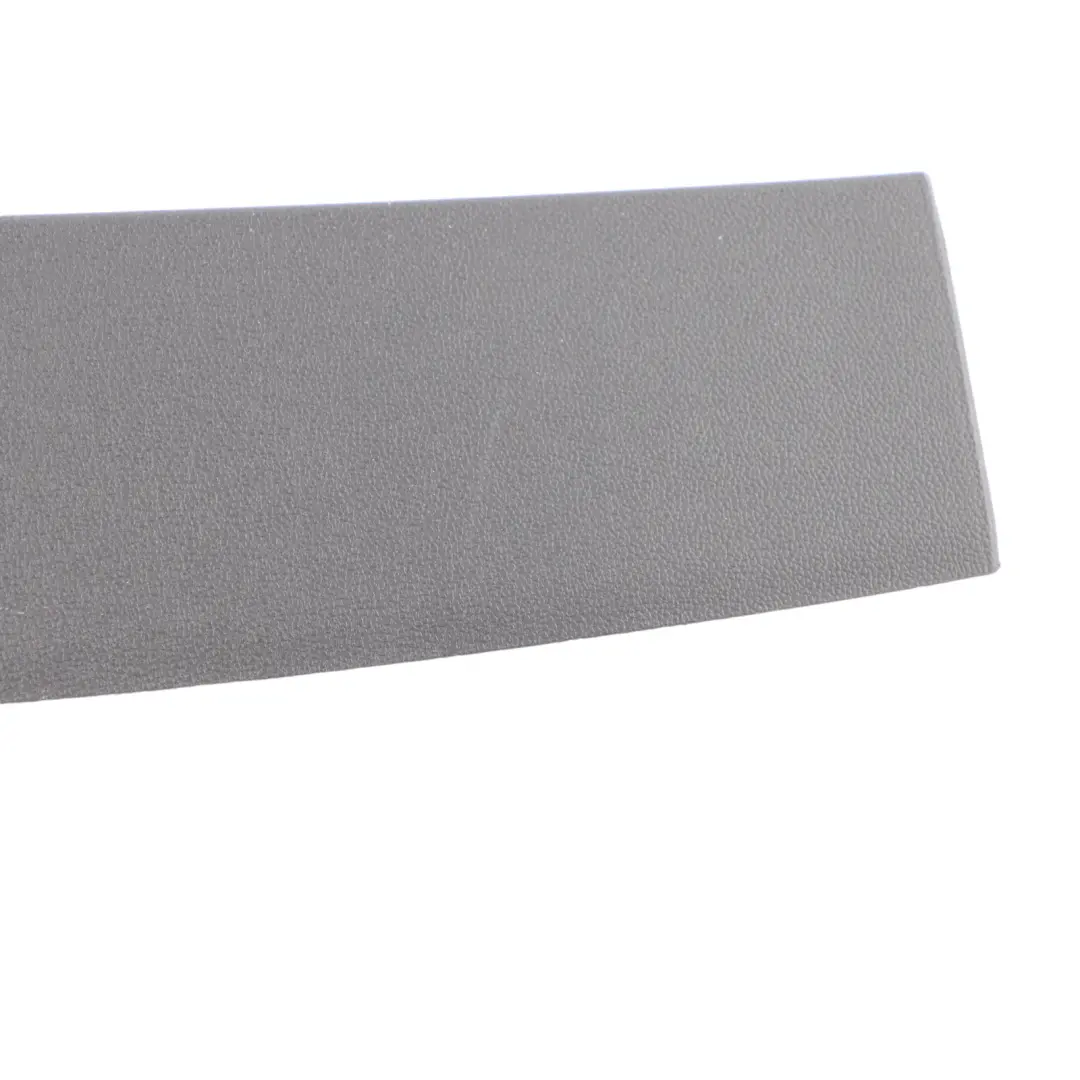 VW Golf 8 Couvercle de Coffre Arrière Moulding Strip Upper Middle Trim - SKU 5H6867707 - Numéro de pièce 5H6867707