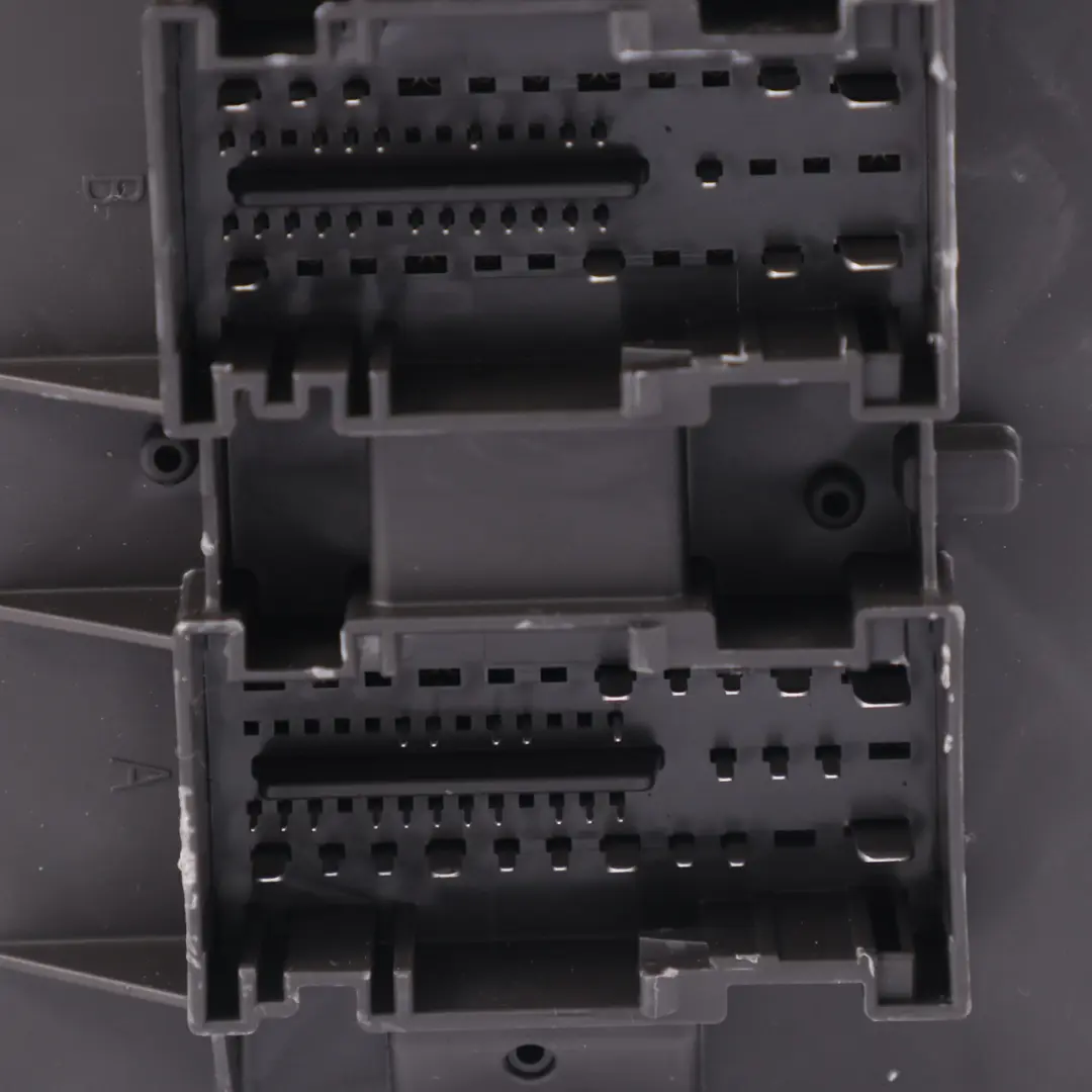 7N Fuse Box Module Comfort BCM Control Unit ECU to Volkswagen Sharan with Part number 5K0937084H Volkswagen Sharan 7N Fuse Box Module Comfort BCM Control Unit ECU - SKU 5K0937084H - Part number 5K0937084H