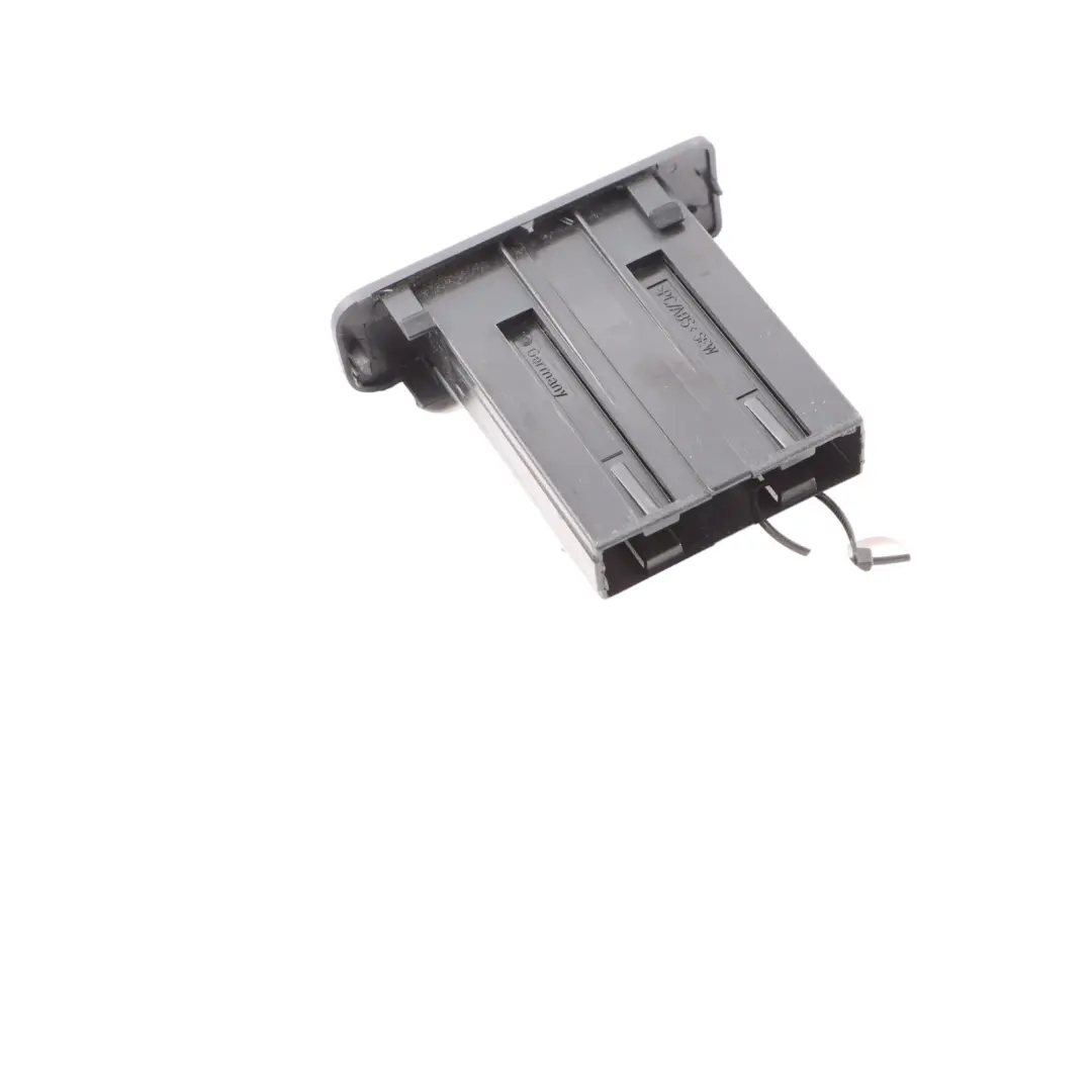 Kartenhalter Schlitz Einsatz für Volkswagen Tiguan 5N mit Teilenummer 5M0858373D Volkswagen Tiguan 5N Kartenhalter Schlitz Einsatz - SKU 5M0858373D - Teilenummer 5M0858373D