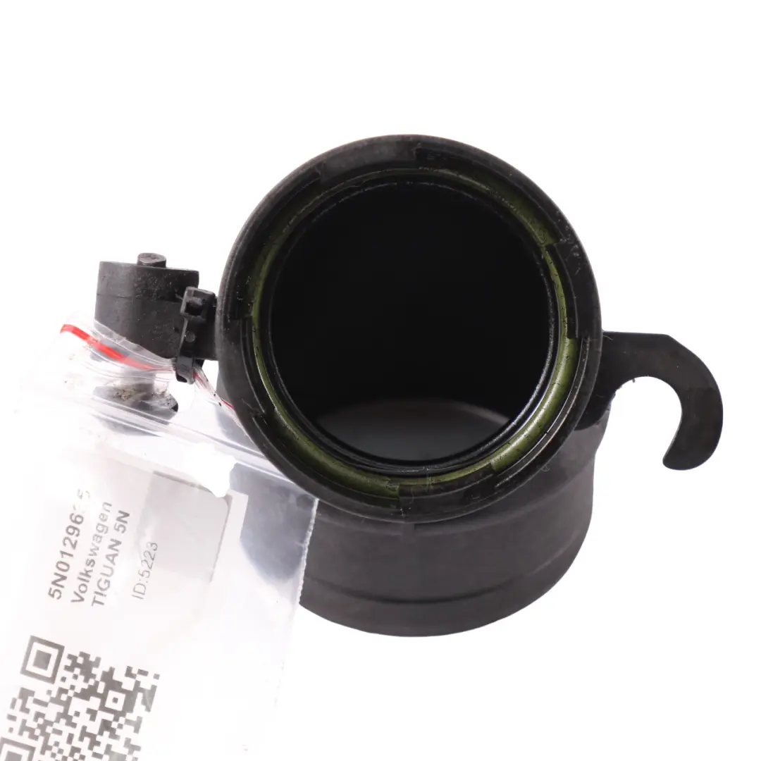 Ladeluft Kühler Ansaugrohr Schlauch Leitung für Volkswagen Tiguan 5N Turbo mit Teilenummer 5N0129635 Volkswagen Tiguan 5N Turbo Ladeluft Kühler Ansaugrohr Schlauch Leitung - SKU 5N0129635 - Teilenummer 5N0129635