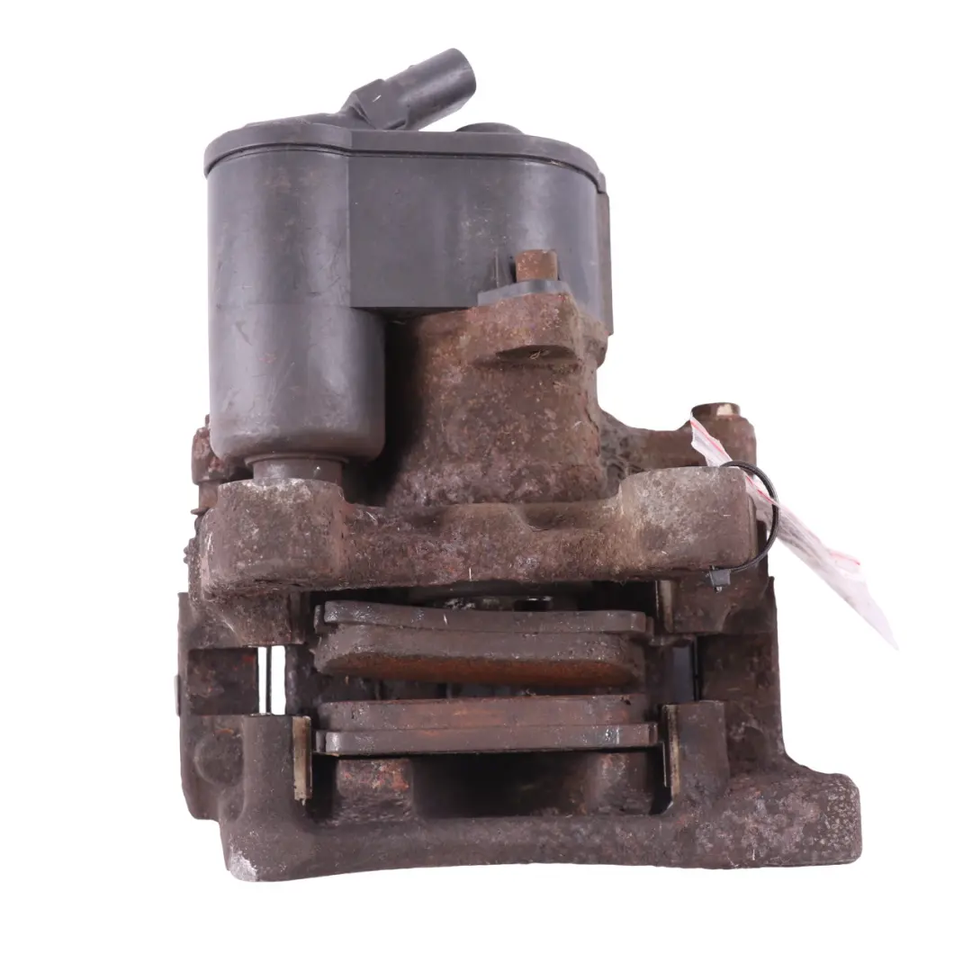 Soporte de pinza de freno trasero izquierdo para VW Volkswagen Tiguan 5N con número de pieza 5N0615403 VW Volkswagen Tiguan 5N Soporte de pinza de freno trasero izquierdo - SKU 5N0615403 - Número de pieza 5N0615403