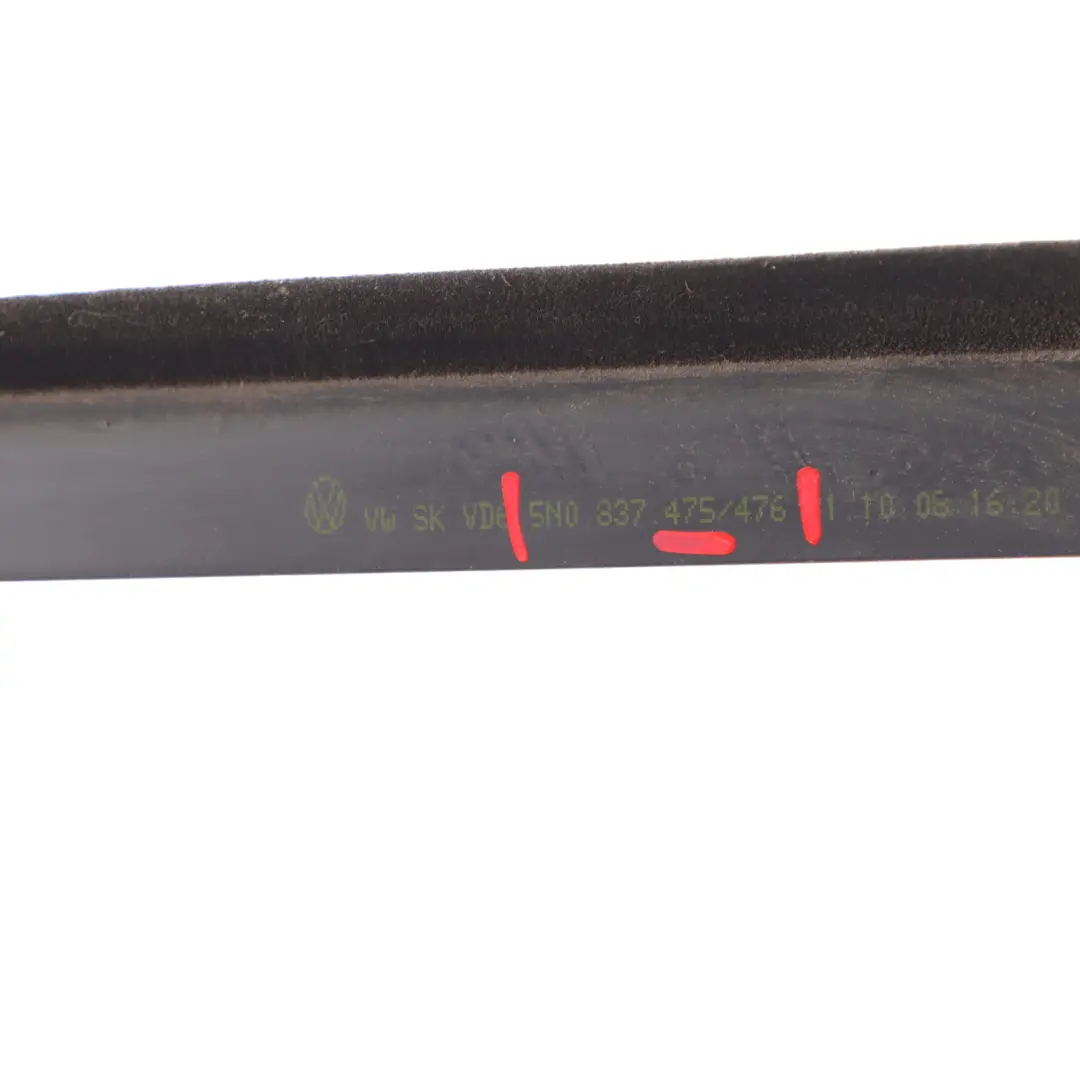 Anteriore Sinistra Guarnizione Apertura Esterno per Volkswagen Tiguan 5N con numero di parte 5N0837475E Volkswagen Tiguan 5N Anteriore Sinistra Guarnizione Apertura Esterno - SKU 5N0837475E - Numero di parte 5N0837475E