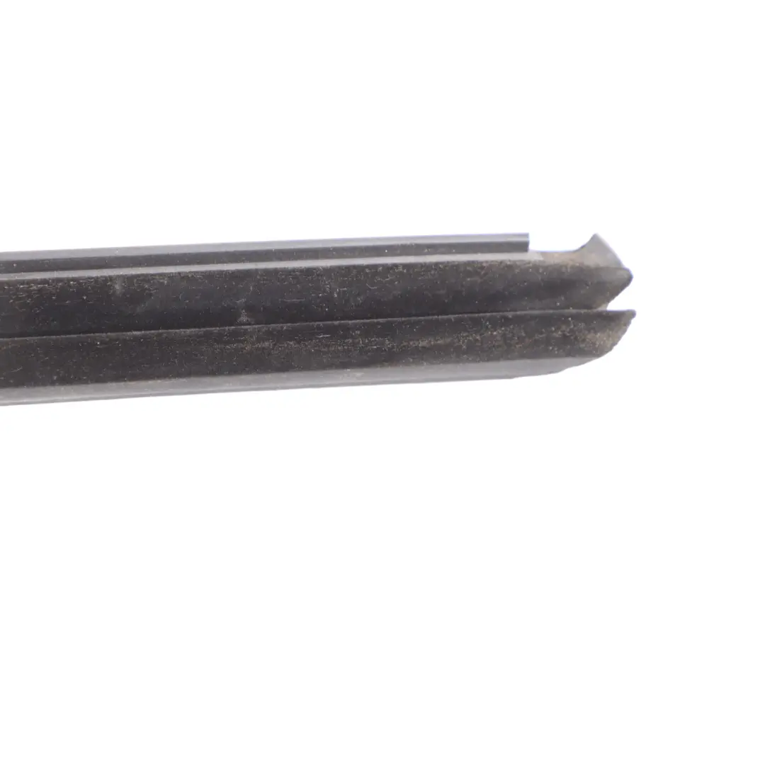 Joint d'ouverture vitre intérieure gauche pour VW Volkswagen Tiguan 5N à propos du numéro de pièce 5N0837479 VW Volkswagen Tiguan 5N Joint d'ouverture vitre intérieure gauche - SKU 5N0837479 - Numéro de pièce 5N0837479