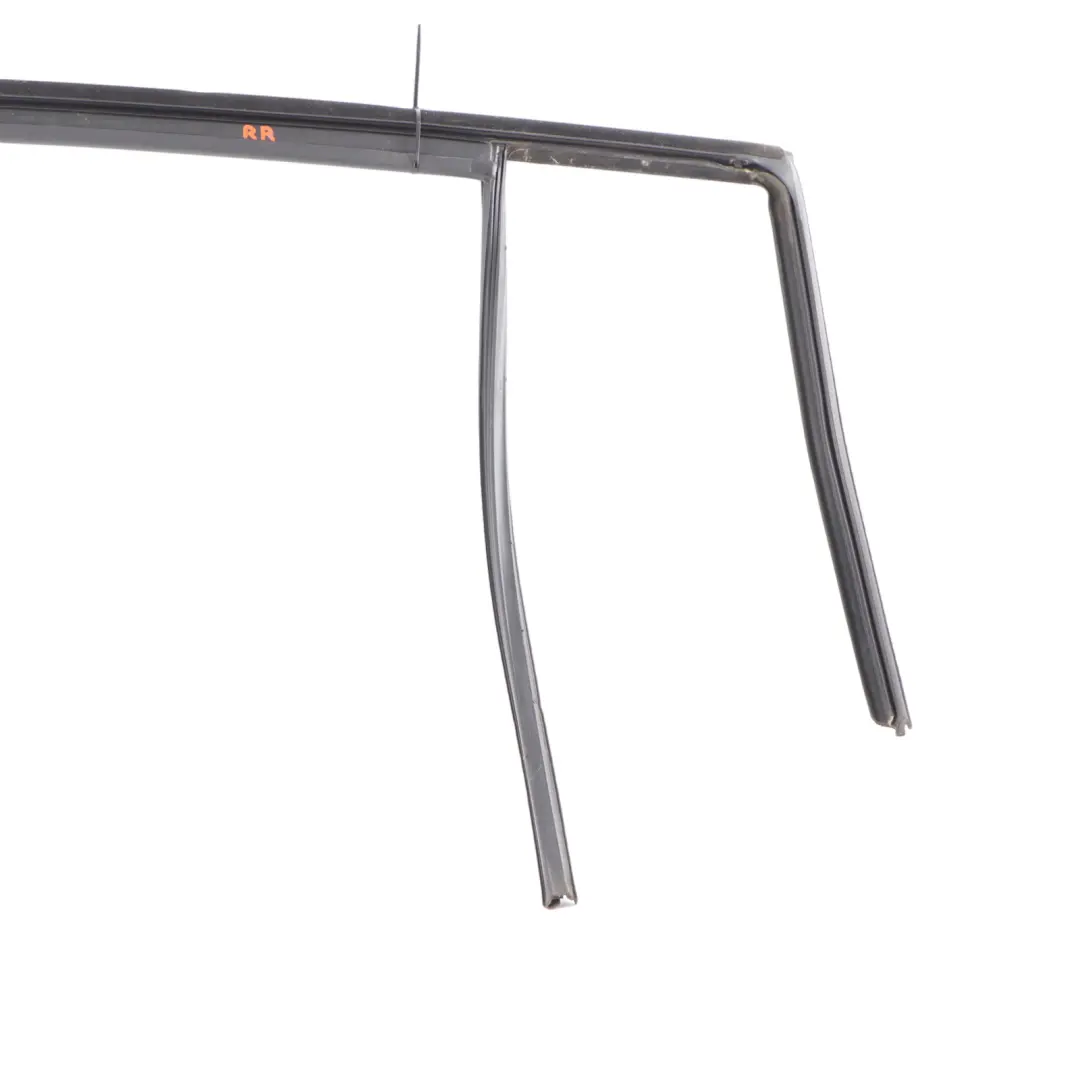 Volkswagen Tiguan 5N Joint Cadre Vitre Arrière Droit Chrome - SKU 5N0839432H - Numéro de pièce 5N0839432H