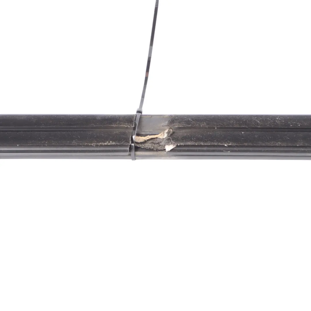 Joint d'ouverture de la vitre intérieure arrière gauche pour VW Tiguan 5N à propos du numéro de pièce 5N0839479A VW Tiguan 5N Joint d'ouverture de la vitre intérieure arrière gauche - SKU 5N0839479A - Numéro de pièce 5N0839479A