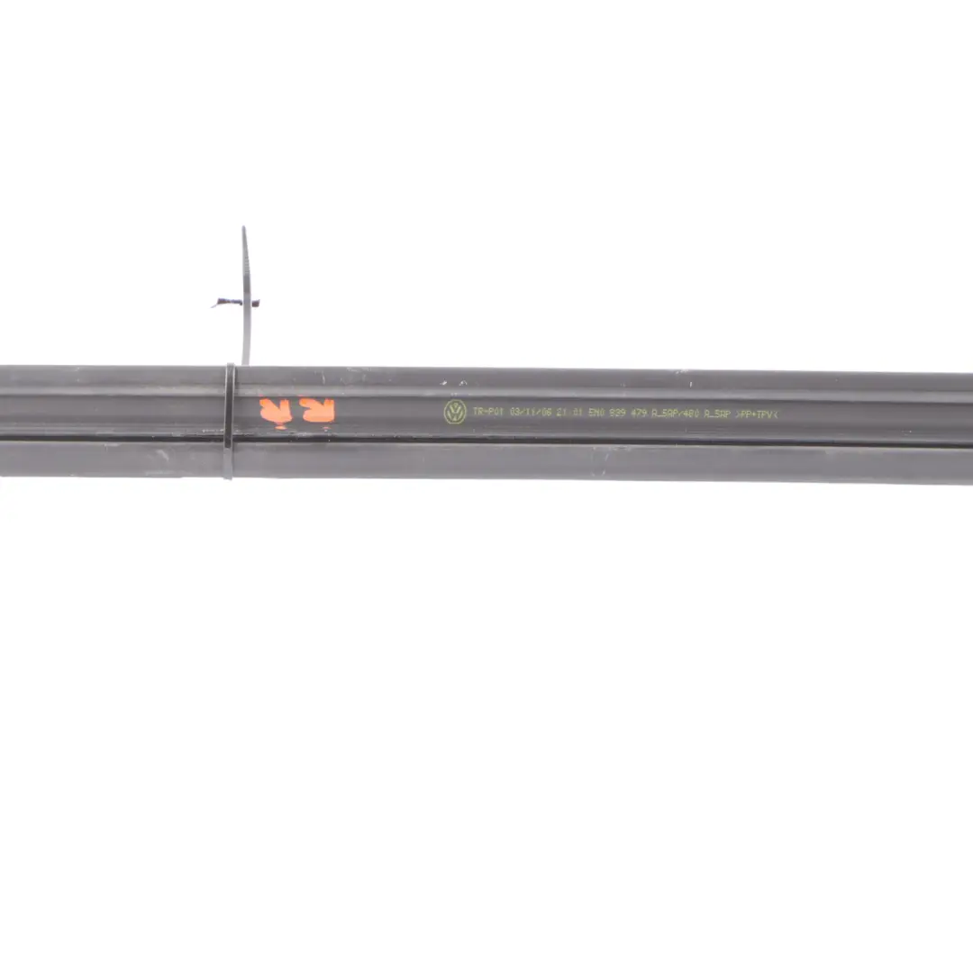 VW Volkswagen Tiguan 5N Joint d'ouverture intérieure arrière droite - SKU 5N0839480A - Numéro de pièce 5N0839480A