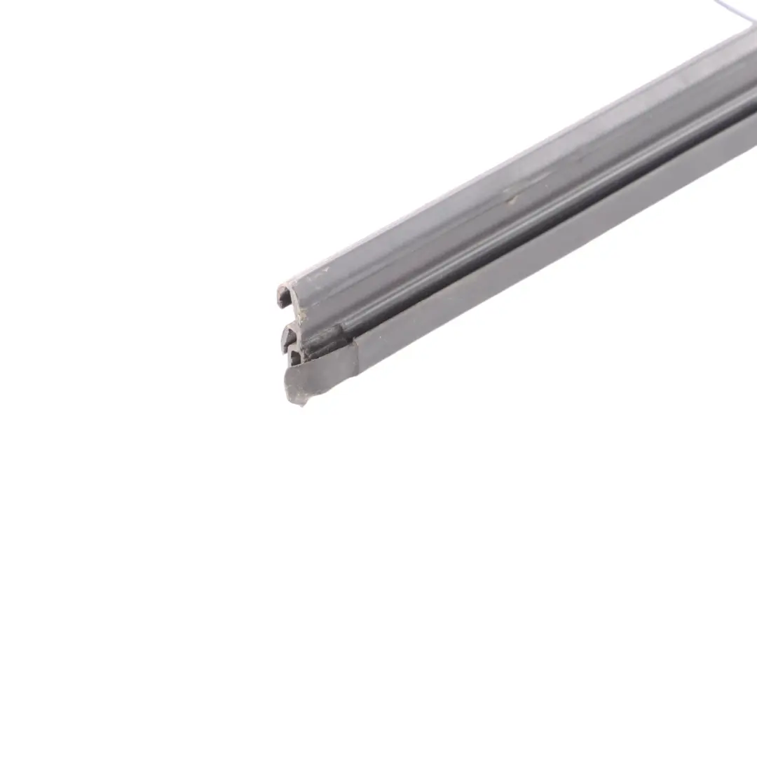 Joint d'ouverture intérieure arrière droite pour VW Volkswagen Tiguan 5N à propos du numéro de pièce 5N0839480A VW Volkswagen Tiguan 5N Joint d'ouverture intérieure arrière droite - SKU 5N0839480A - Numéro de pièce 5N0839480A