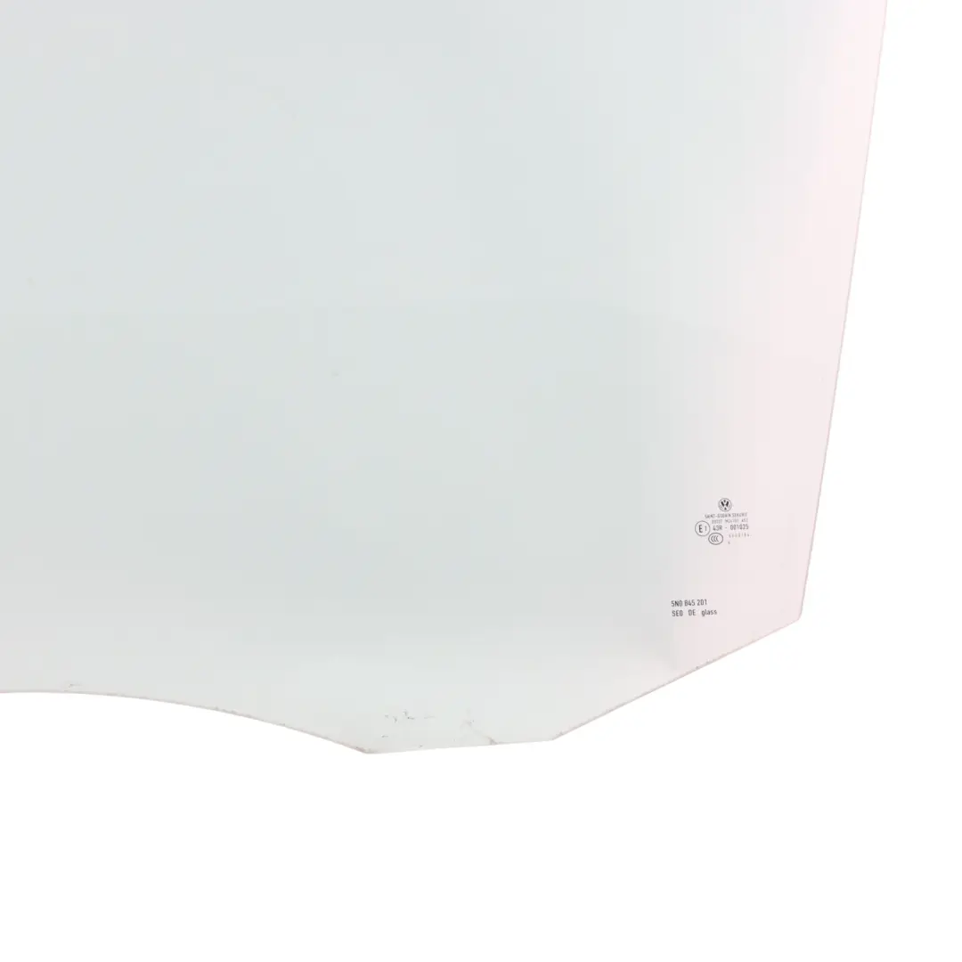 Glace de porte avant gauche Vert AS2 pour Volkswagen Tiguan 5N à propos du numéro de pièce 5N0845201 Volkswagen Tiguan 5N Glace de porte avant gauche Vert AS2 - SKU 5N0845201 - Numéro de pièce 5N0845201