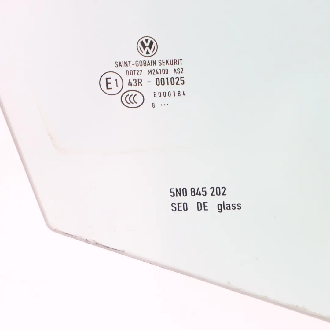 Cristal Puerta Delantera Derecha Verde AS2 para Volkswagen Tiguan 5N con número de pieza 5N0845202 Volkswagen Tiguan 5N Cristal Puerta Delantera Derecha Verde AS2 - SKU 5N0845202 - Número de pieza 5N0845202
