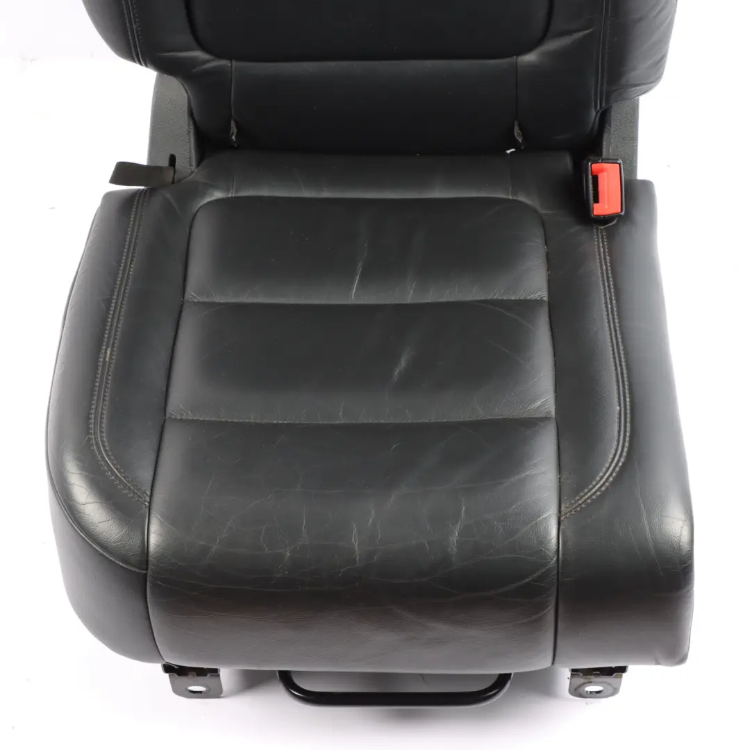 Right O/S Interior Leather Titan Black to VW Volkswagen Tiguan 5N Seat Rear with Part number 5N0885806M VW Volkswagen Tiguan 5N Seat Rear Right O/S Interior Leather Titan Black - SKU 5N0885806M - Part number 5N0885806M