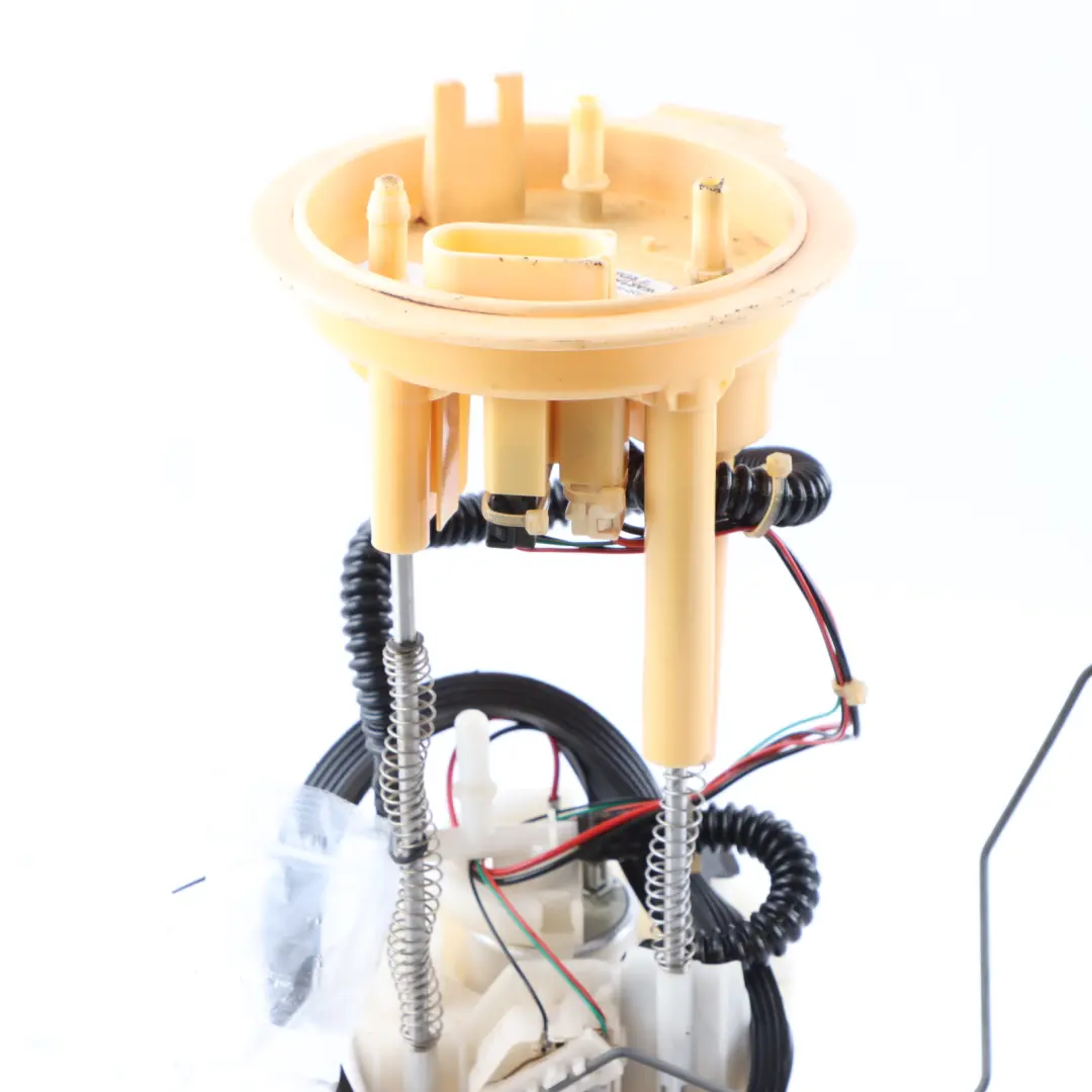 Kraft Stofftank Pumpe Gebe 5N0919050E für VW Volkswagen TIGUAN 5N 2.0 TDI mit Teilenummer 5N0919088E VW Volkswagen TIGUAN 5N 2.0 TDI Kraft Stofftank Pumpe Gebe 5N0919050E - SKU 5N0919088E - Teilenummer 5N0919088E