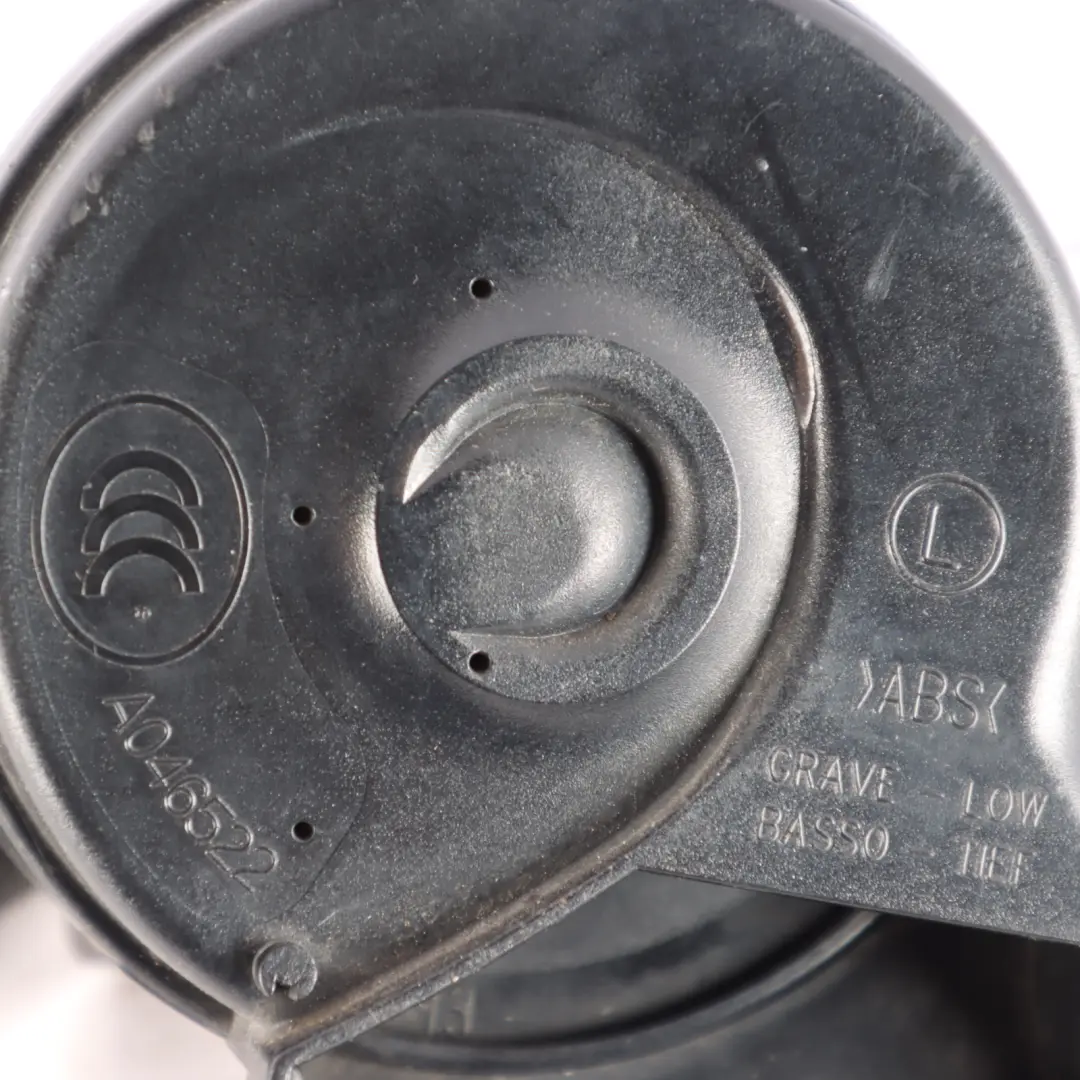 Bocina Fanfarria Señal Tono Bajo 5N0951221A para VW Volkswagen Tiguan 5N con número de pieza 5N0951221B VW Volkswagen Tiguan 5N Bocina Fanfarria Señal Tono Bajo 5N0951221A - SKU 5N0951221B - Número de pieza 5N0951221B